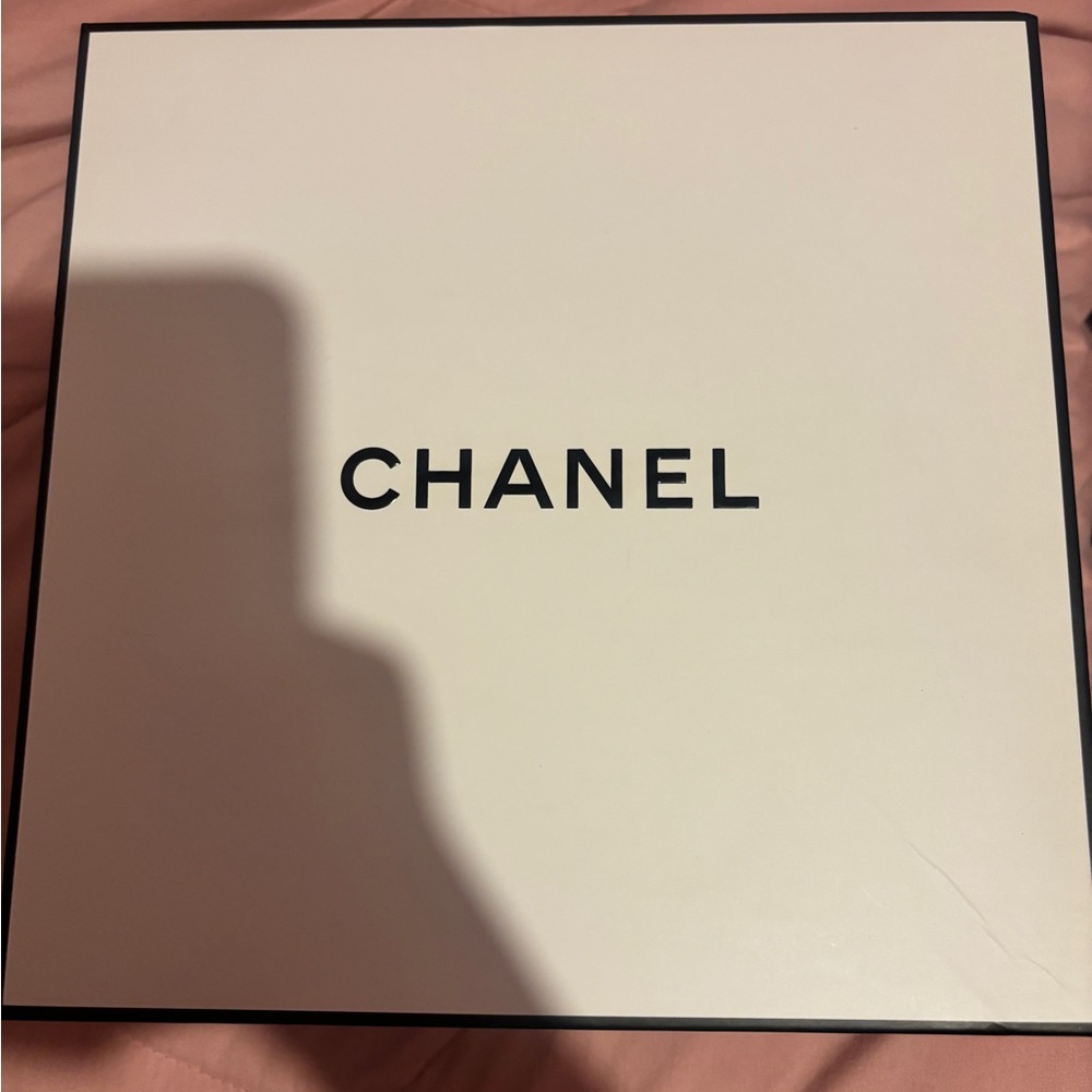 small chanel giftbox with paper and stamp sticker. EXCELLENT condition